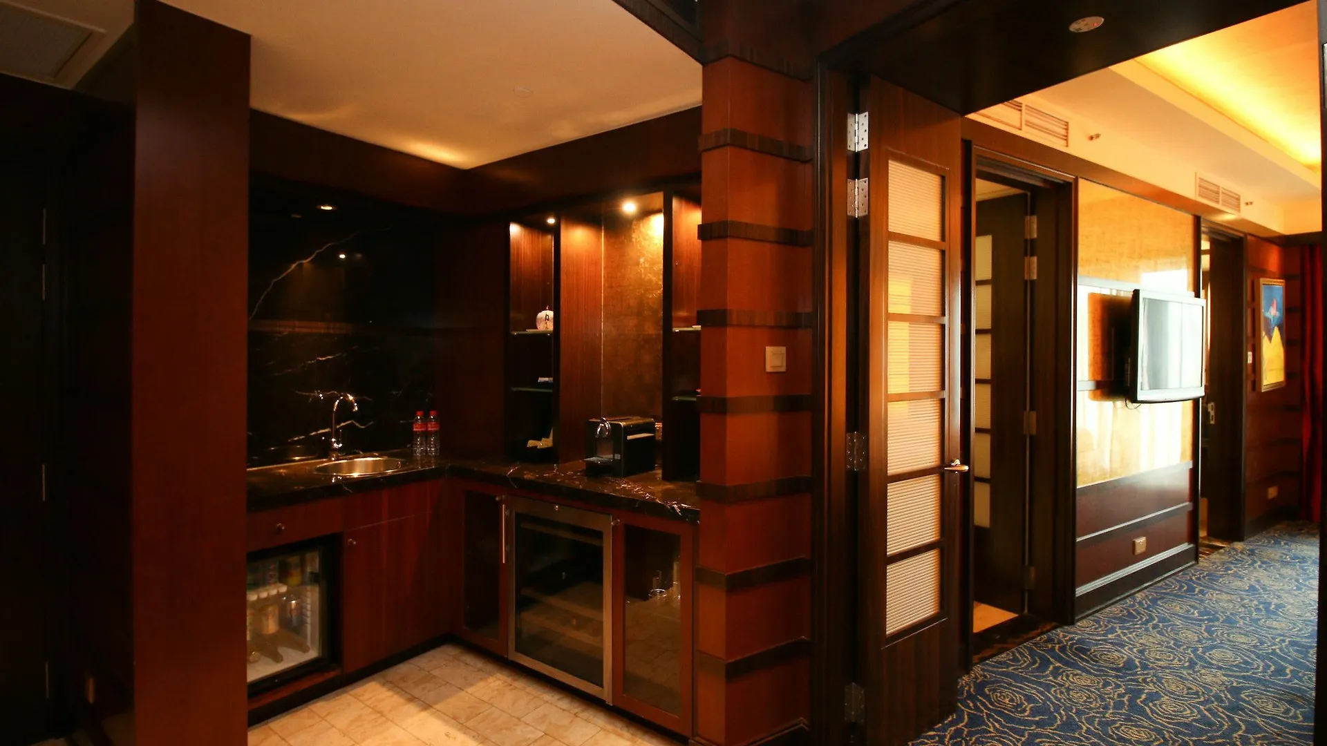 Resorts World Sentosa - Crockfords Tower Singapore Hotel
